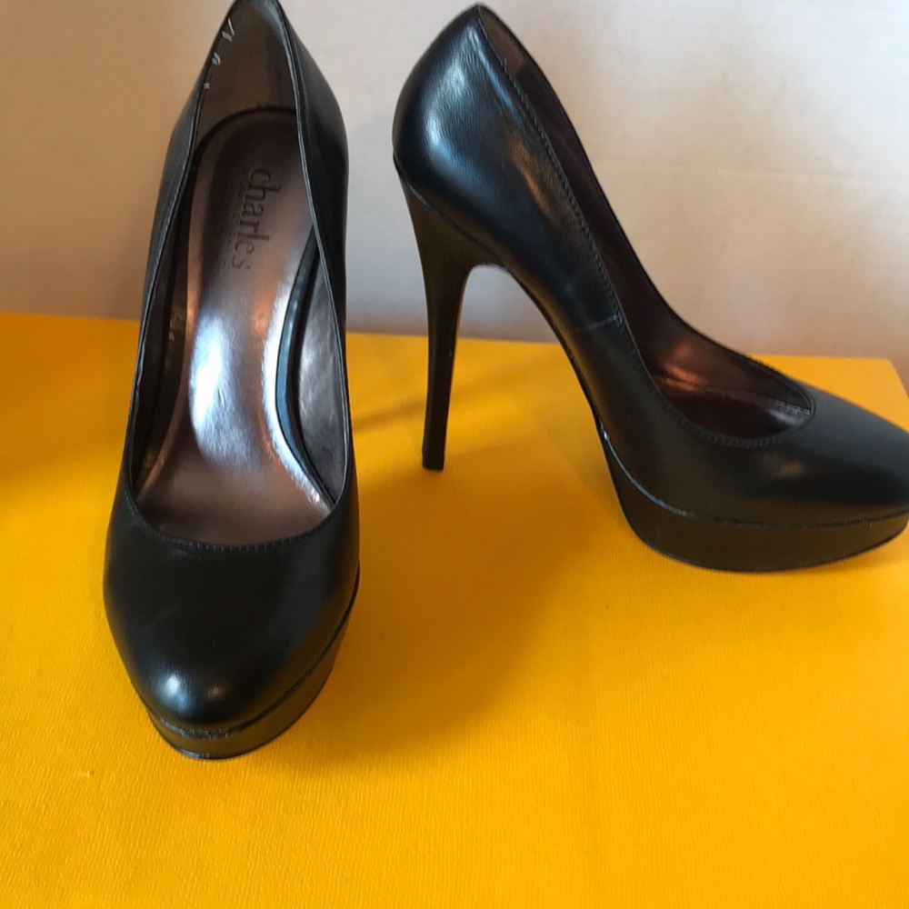 Charles David Classic Platform Pump Size 7 Black